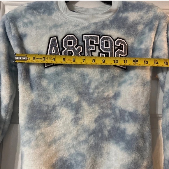Abercrombie Blue Tie Dye Fuzzy Blue Sweatshirt Top Sweater Medium 9/10 A&F Logo - Picture 7 of 12